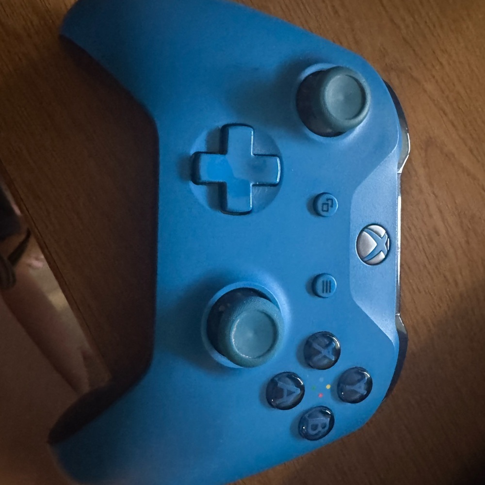 Wireless Controller - Blue and black